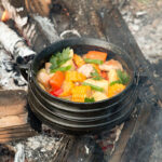 Panela Tripé com Tampa de Ferro Santana