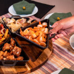 Petisqueira individual com suporte de madeira Santana