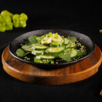 Prato 20 cm com Suporte de Madeira Santana